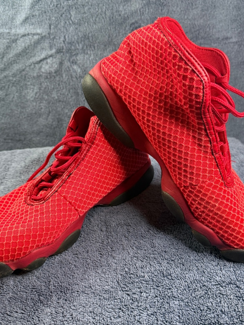 Nike Mens 10 1/2 Air Jordan Horizon "Gym Red "